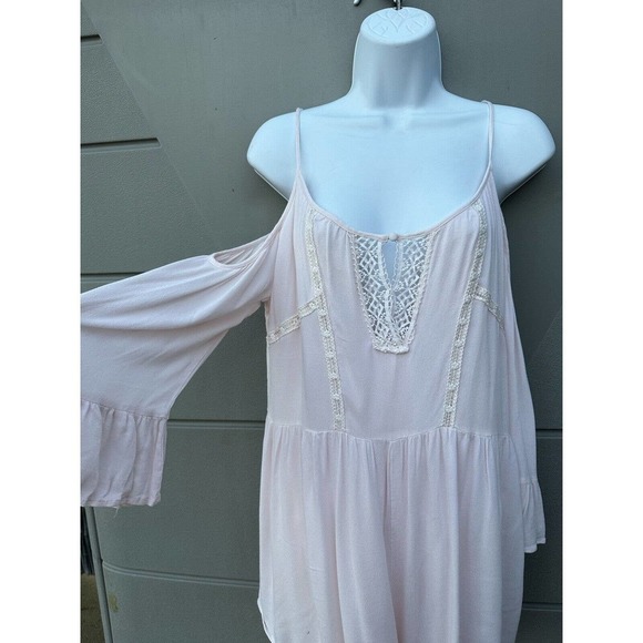 Lush Women Light Pink Cold Shoulder Romper crochet Inserts Sz M - Picture 7 of 9